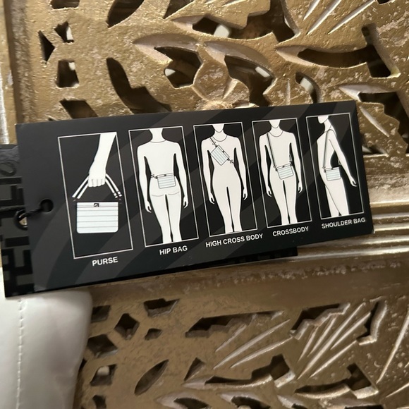 New THINK ROYLN Bum & Crossbody bag w/2 Fashion Straps white color Gift ideas - Picture 5 of 8